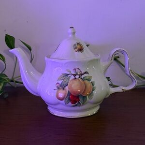Baum Brothers Formalities Teapot